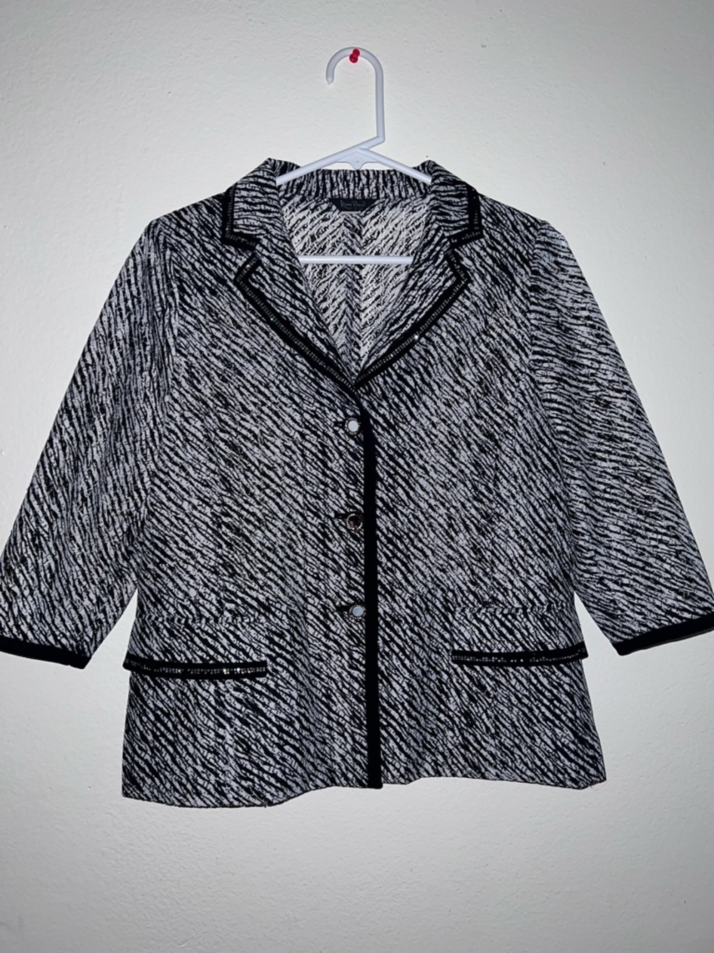 Kum Ran Black & White Zebra Metallic Thread Top